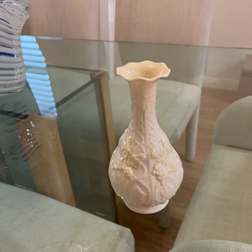 Baleek 7" Creme Vase from Ireland
